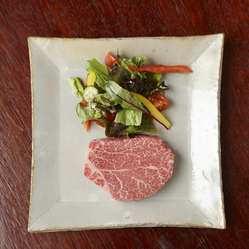 牛ヒレ肉のステーキ(佳味 光月 （かみ こうげつ）)