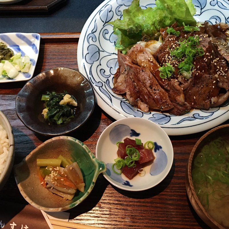 ステーキ定食（肉大盛）(かんすけ )