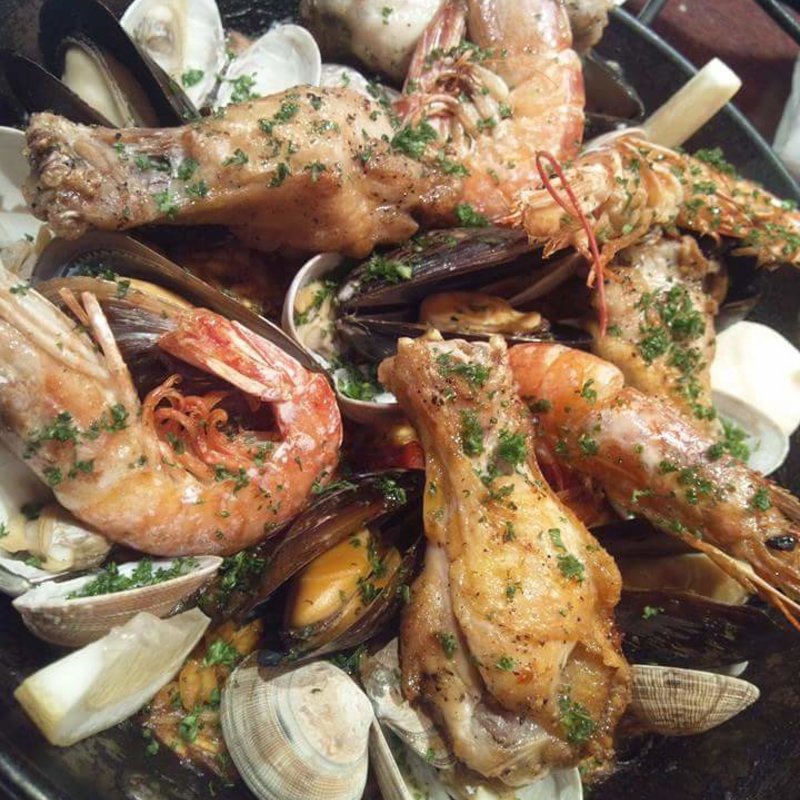 魚介と鶏のミックスパエリア(俺のスパニッシュ)