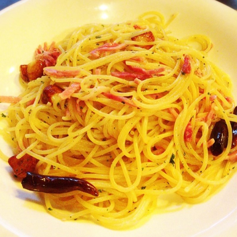 スパゲティペペロンチーノ(タパス （Tapas）)