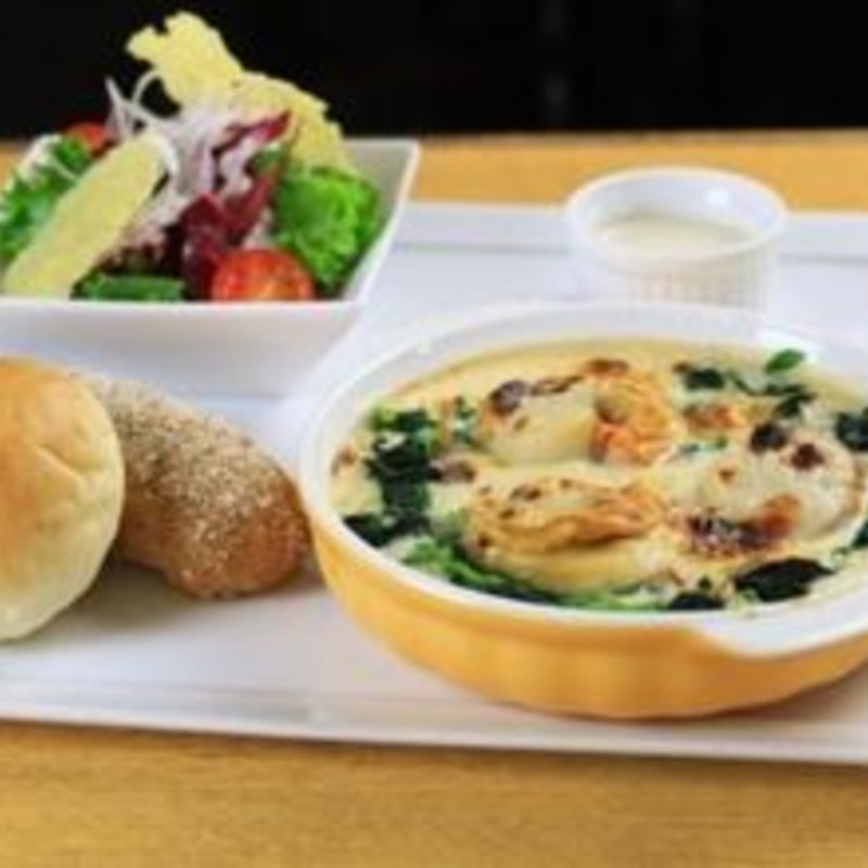 北海道大粒ホタテとほうれん草の グラタンプレート(舞浜地ビール工房 Roti’s House イクスピアリ店)
