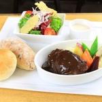 牛ホホ肉の赤ワイン煮プレート(舞浜地ビール工房 Roti’s House イクスピアリ店)
