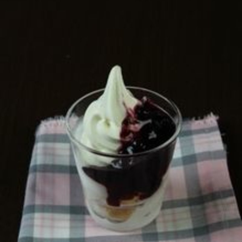 たっぷり果肉のブルーベリーサンデー(舞浜地ビール工房 Roti’s House イクスピアリ店)