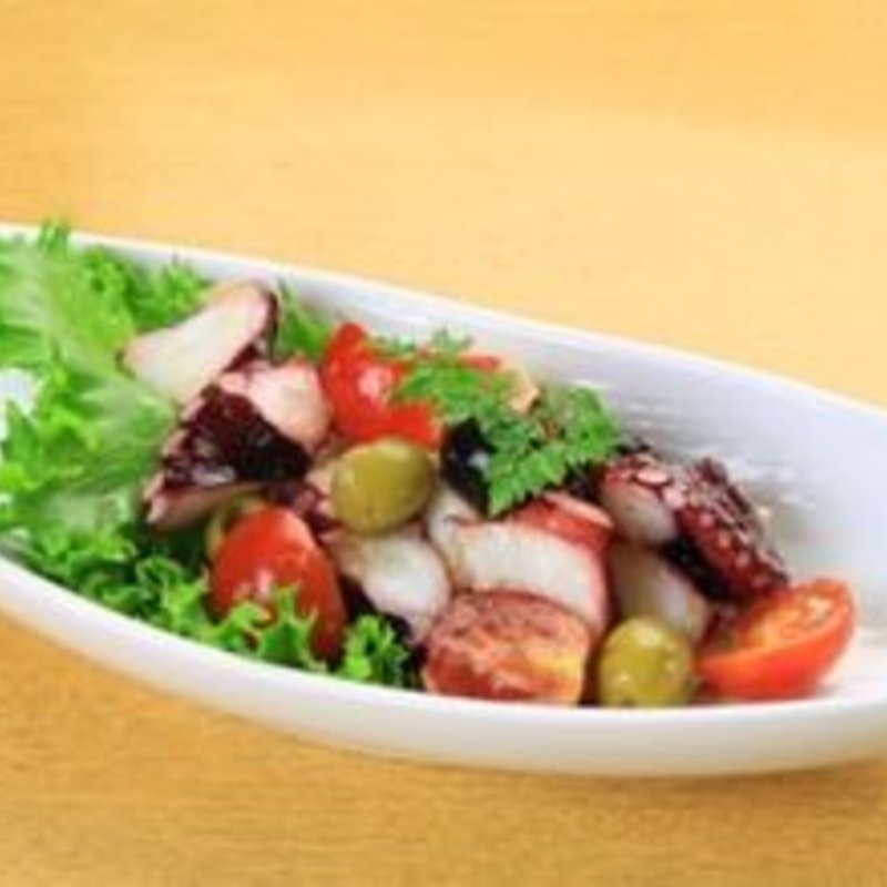 タコとオリーブ・トマトのざっくりマリネ(舞浜地ビール工房 Roti’s House イクスピアリ店)