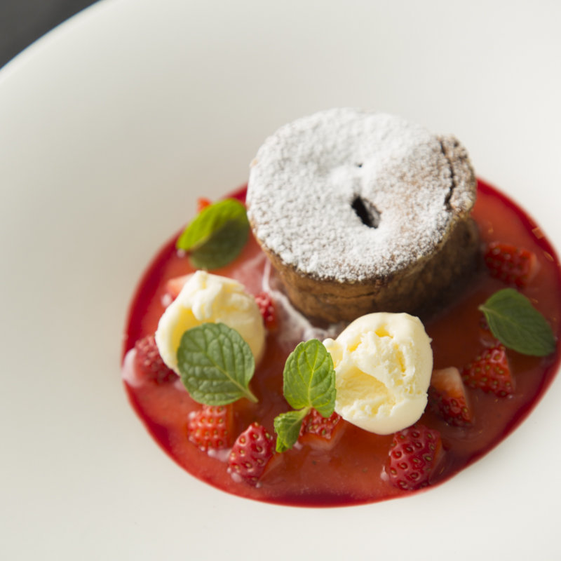 ガトーショコラ　ベリーソース(エスカーレ)