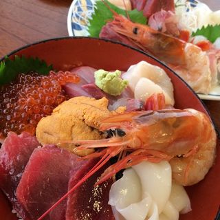 びっくり海鮮丼(なかむら 小湊店 )