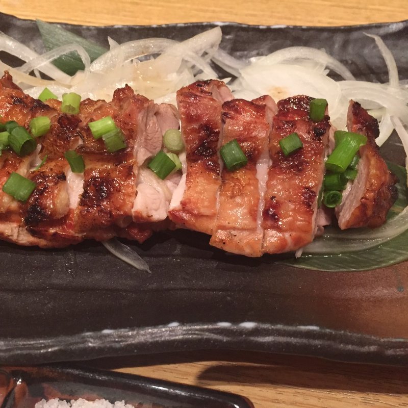 もも肉のわら焼き(わら焼き軍鶏六レイクタウン店)