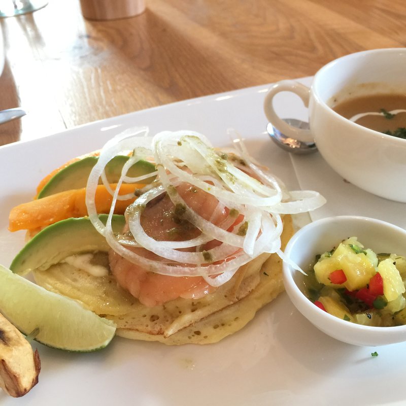 サーモンパンケーキ(トミーバハマ　銀座店)