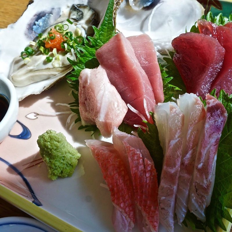 お刺身盛り合わせ(ととんちゅう)