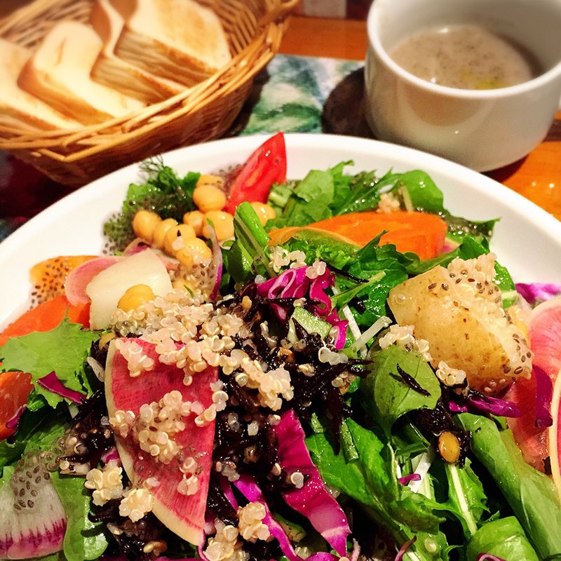 たっぷり野菜とスーパーフードのサラダランチ(三軒茶屋 イタリアン85BAL TEPPEN(テッペン))