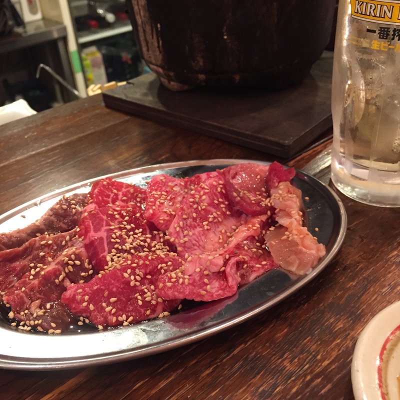 お一人様盛り合わせ(肉ばんざい 新宿)