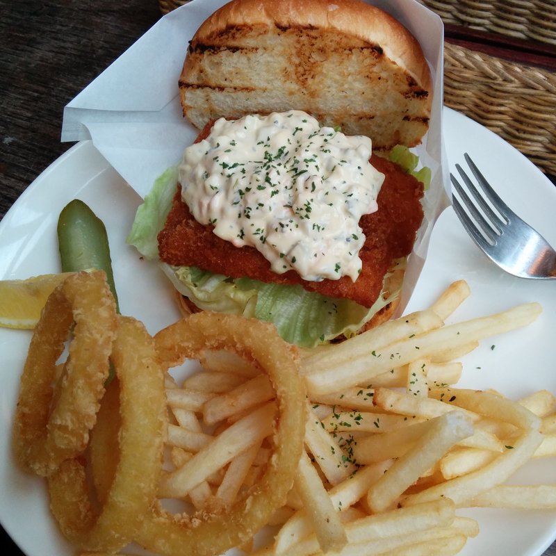 フィッシュバーガー(ムウムウダイナー)