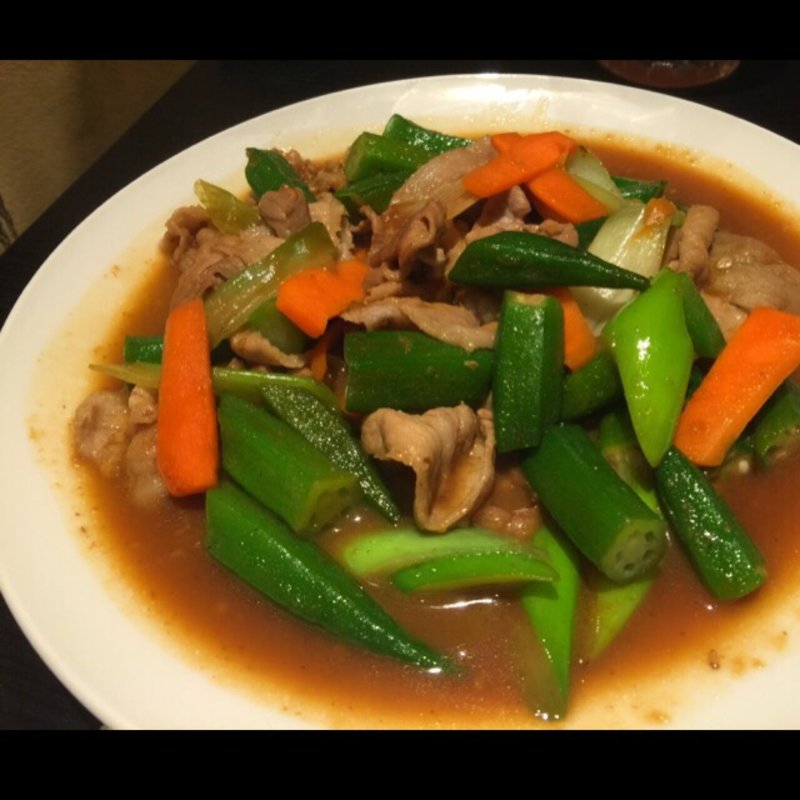 オクラと豚肉の生姜炒め(居酒屋 谷ツ田)