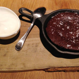   SVB特製焼きチョコレートケーキ  (スプリングバレーブルワリー東京 （SPRING VALLEY BREWERY TOKYO）)