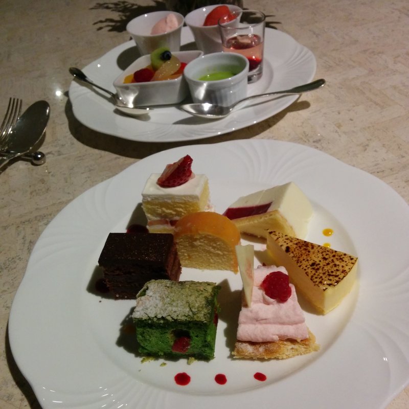 デザート盛り合わせ(Q.E.D.クラブ)