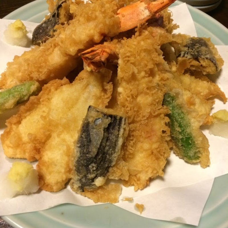 天ぷら盛り合わせ(のれんと味 だるま料理店 （のれんとあじ だるまりょうりてん）)