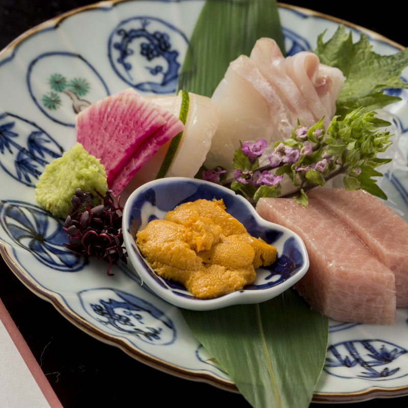 鮮魚の盛り合わせ(観山荘)