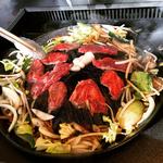 ラム肉と野菜の鉄板焼き(まるまんじんぎす館 羊丸 )