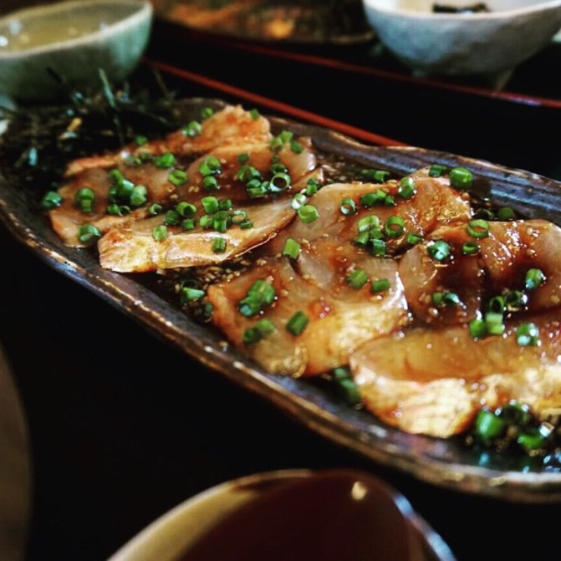 金目の漬け定食(生まぐろ専門店 久六)