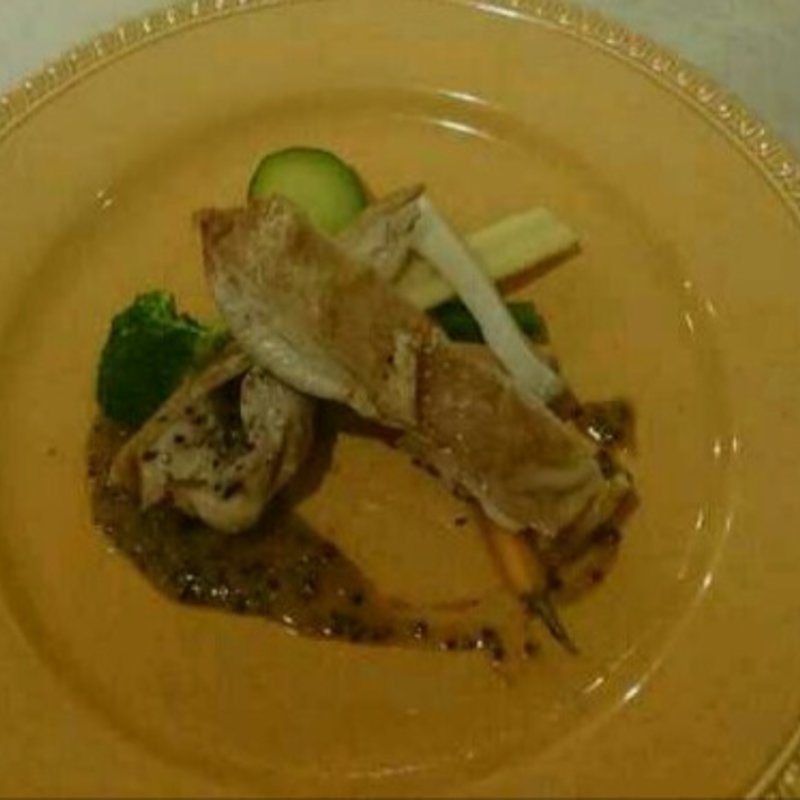 ランチコースのメインのお肉(マーヴェラス パラディ 白金)