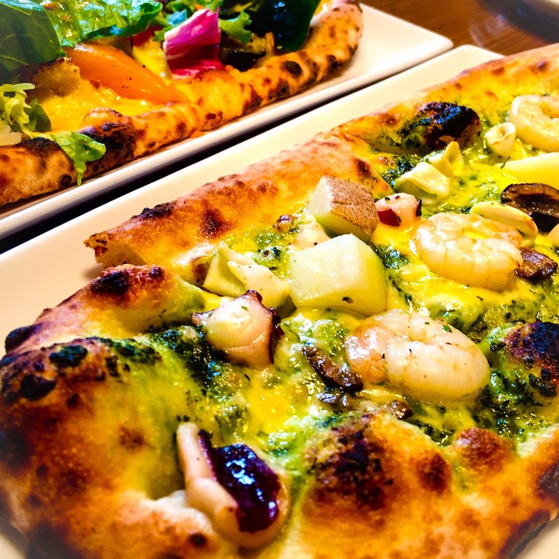 シーフードのジェノベーゼピッツァ（Sサイズ）(カフェ・シェーキーズ 外苑信濃町)