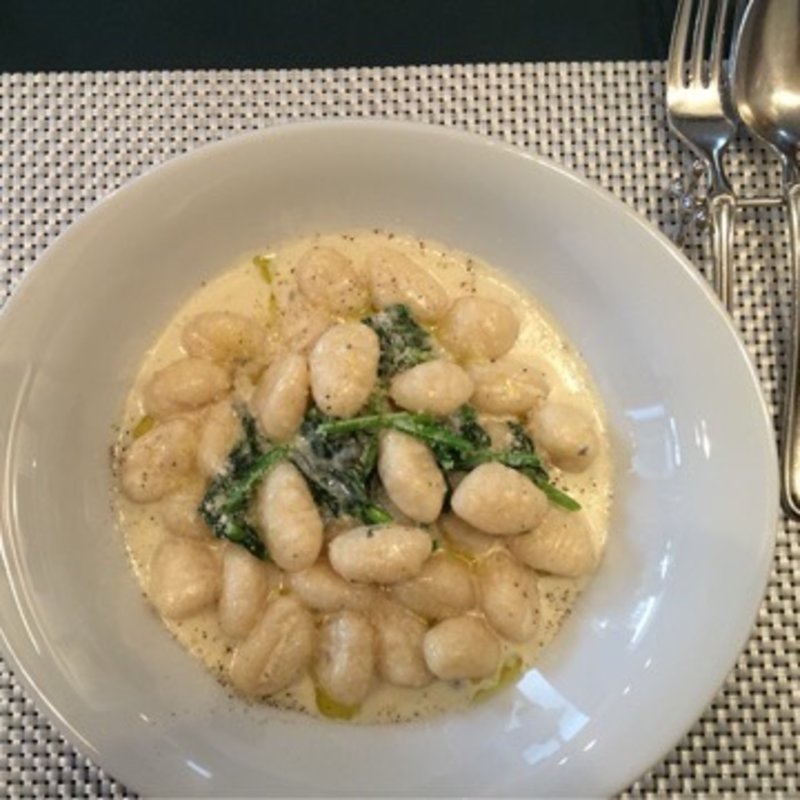 ほうれん草のニョッキ(ウーナジョルナータ )