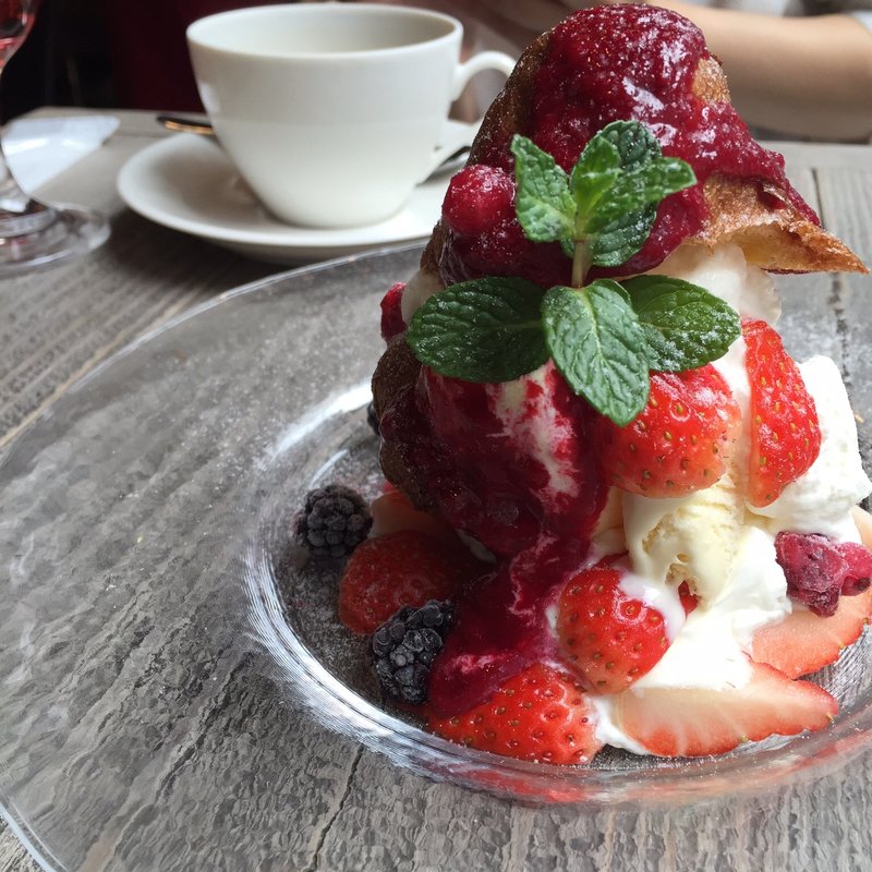 イチゴのポップオーバー(パタジェ （PARTAGE）)