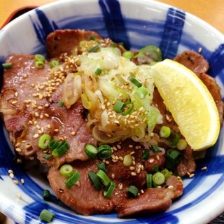 牛タン丼(上河内サービスエリア（上り線）スナックコーナー )