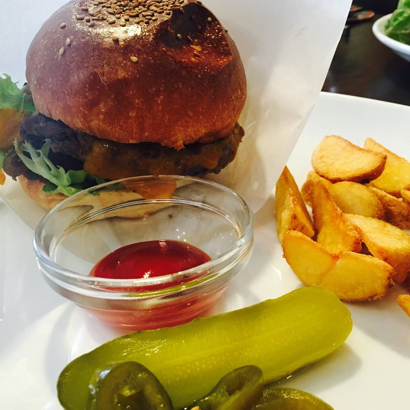 アデニアバーガー(ブラッセリー アデニア)