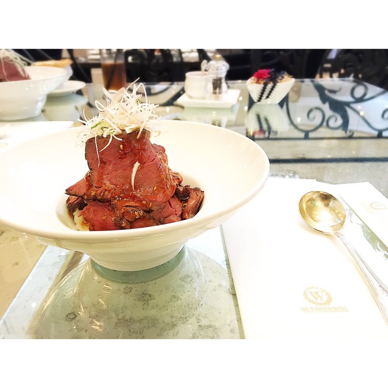 ローストビーフ丼(W cafe （ダブリューカフェ）)