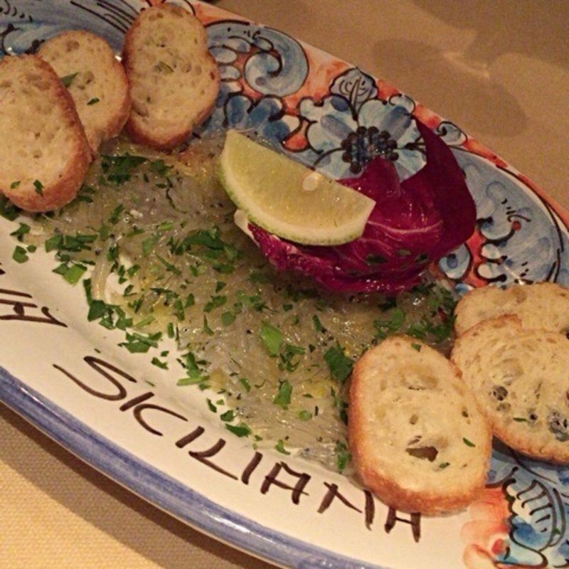 生しらすのカルパッチョ(カンティーナ シチリアーナ トゥットイル マーレ)