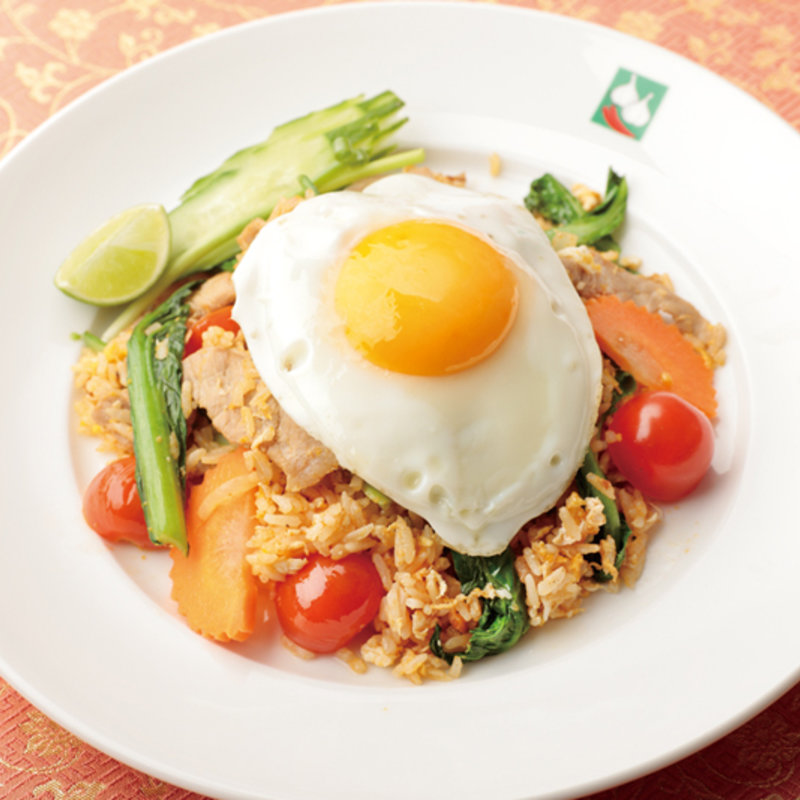 たっぷり野菜とチキンのガパオ　目玉焼き(バンコクキッチン 有楽町店)