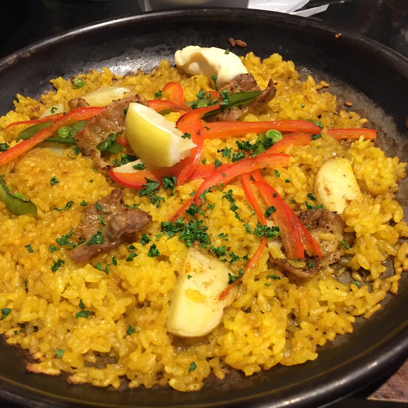 豚バラ肉と新じゃがいものパエリア　ガラムマサラ風味 (リブラボキッチン 品川)