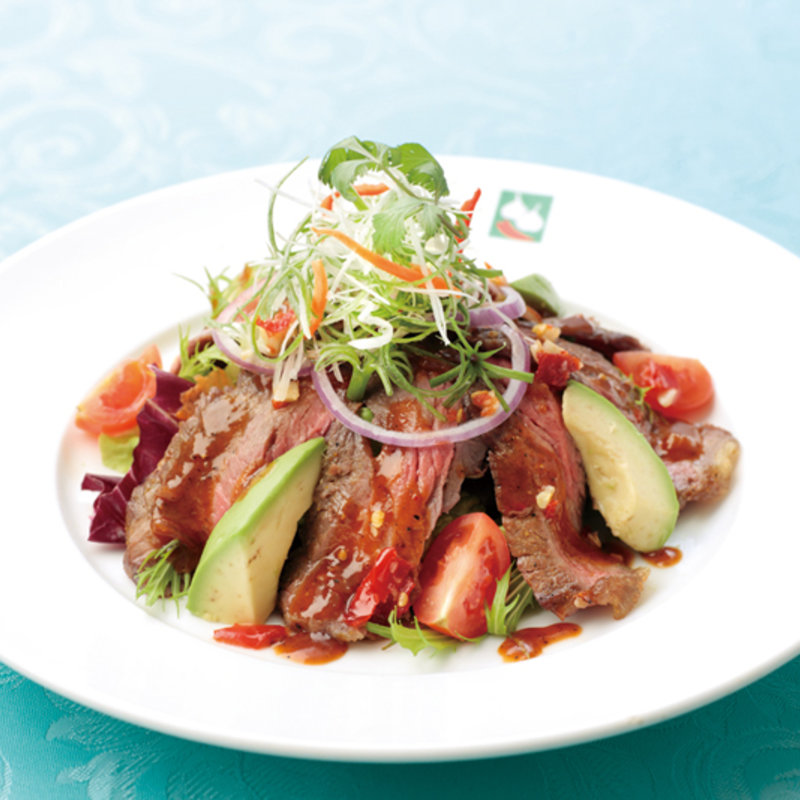 ローストビーフ　アボカドと共に(バンコクキッチン 有楽町店)