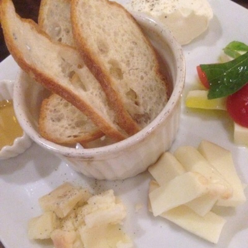 チーズ4種盛り合わせ(ハマまで5分)