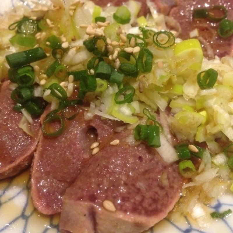 レバ刺し(もつ焼き 煮込み 楓)