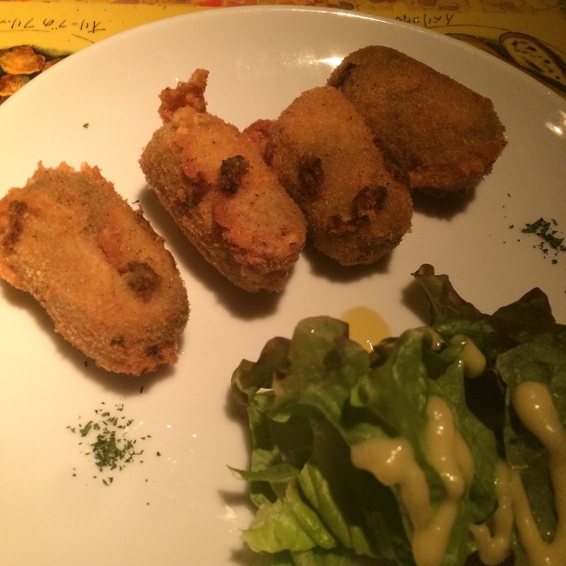 生ウニと海苔のスペインコロッケ(スペインバル ヴィータ)