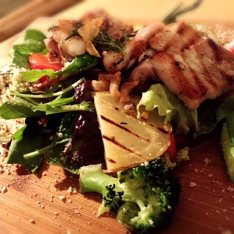 沖縄産あぐ〜豚のグリル ガーリックローズマリー ヘルシー野菜所共に(ピッツァ ワールド アンド エム )