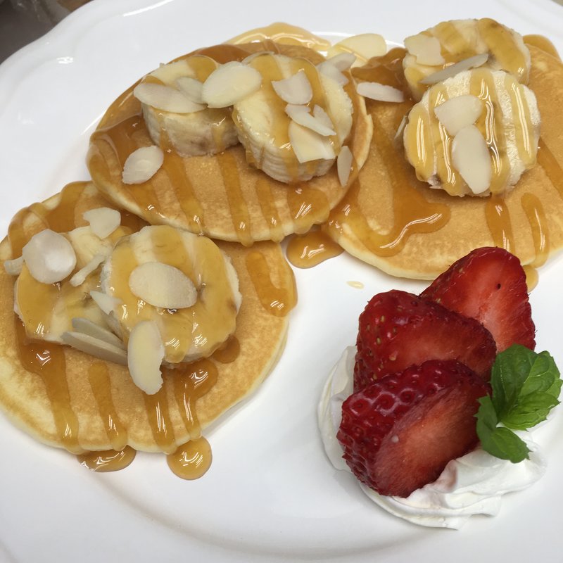 バナナキャラメルナッツパンケーキ(island cafe & bar)