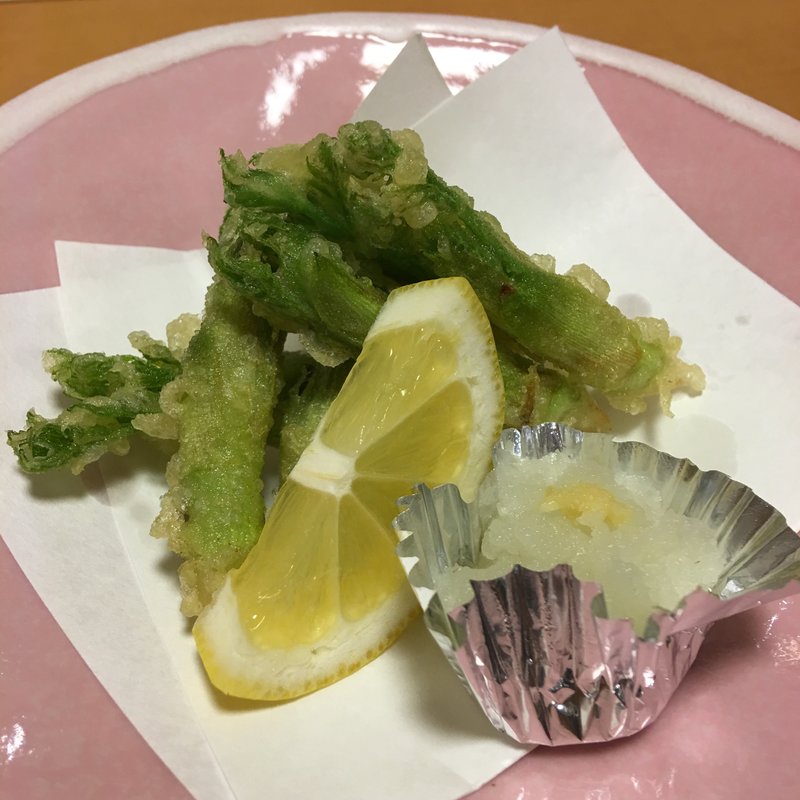 たらの芽天ぷら(すし和食のお店田まい （たまい）)