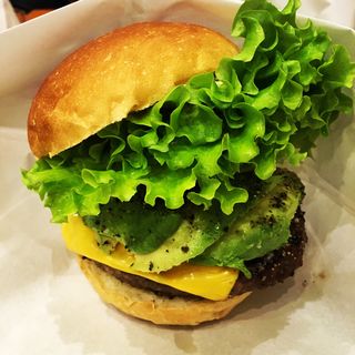アボガドチェダーチーズバーガー( ハラカラ。 )