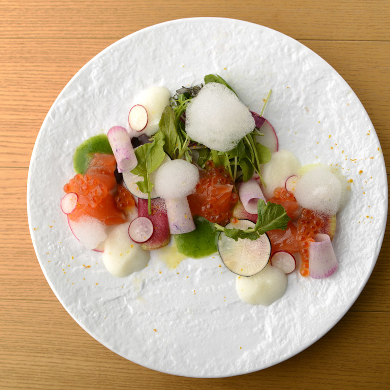 イクラとサーモンのカルパッチョ(code kurkku)