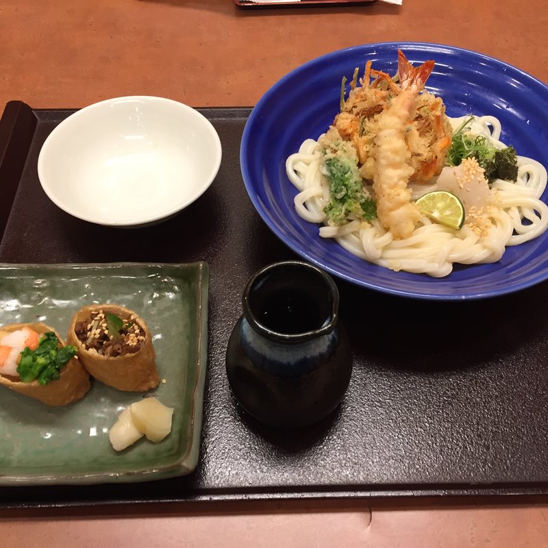 天ぷらぶっかけ讃岐うどん かごの屋特製雛いなり付(かごの屋 五条七本松店 )