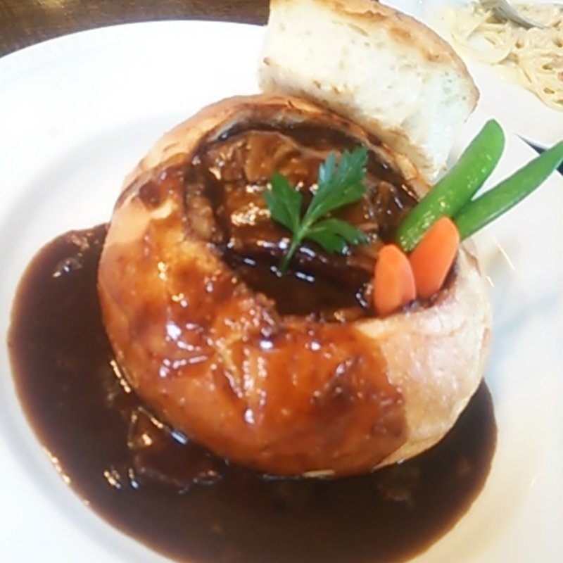 ビーフシチューパイ(042-696-3211)