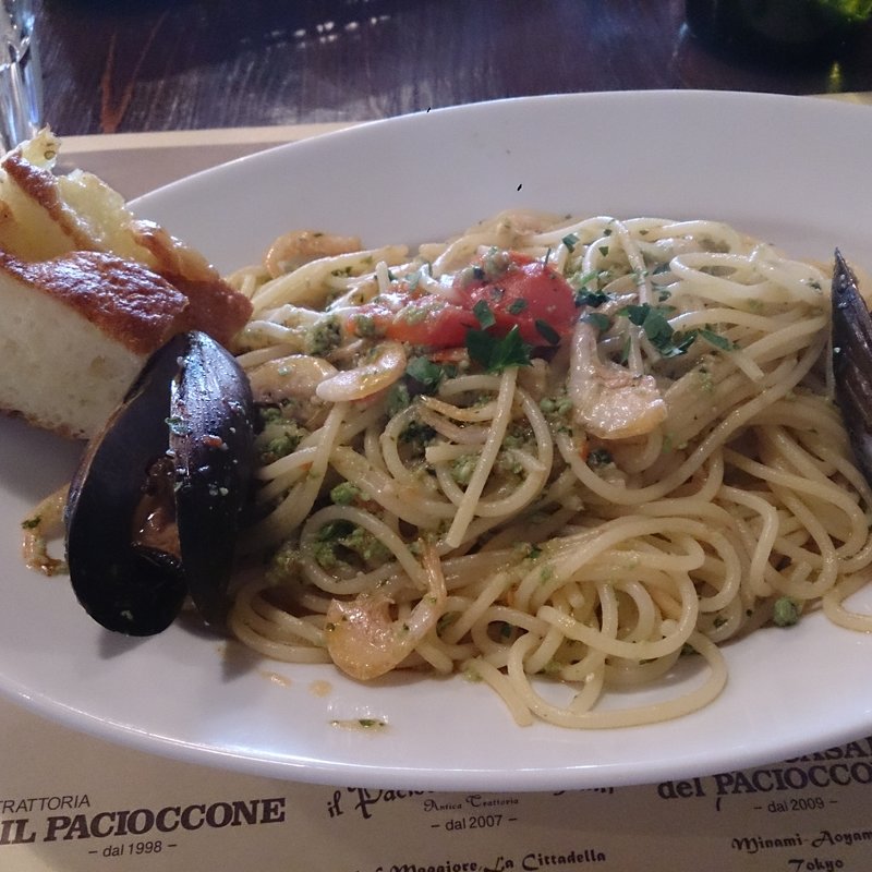 富山産白エビと魚介のトマトソースパスタ(IL PACIOCCONE CASEIFICIO)