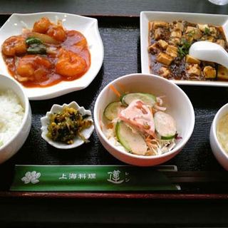 日替わりランチ　エビチリ、カレー風味の麻婆豆腐セット(上海料理　蓮（れん）)