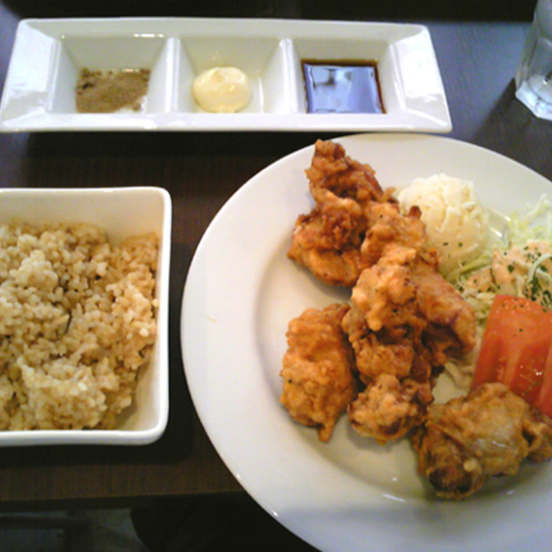 日替わりランチ　から揚げセット(スポーツCAFEBAR　スポルテリア)