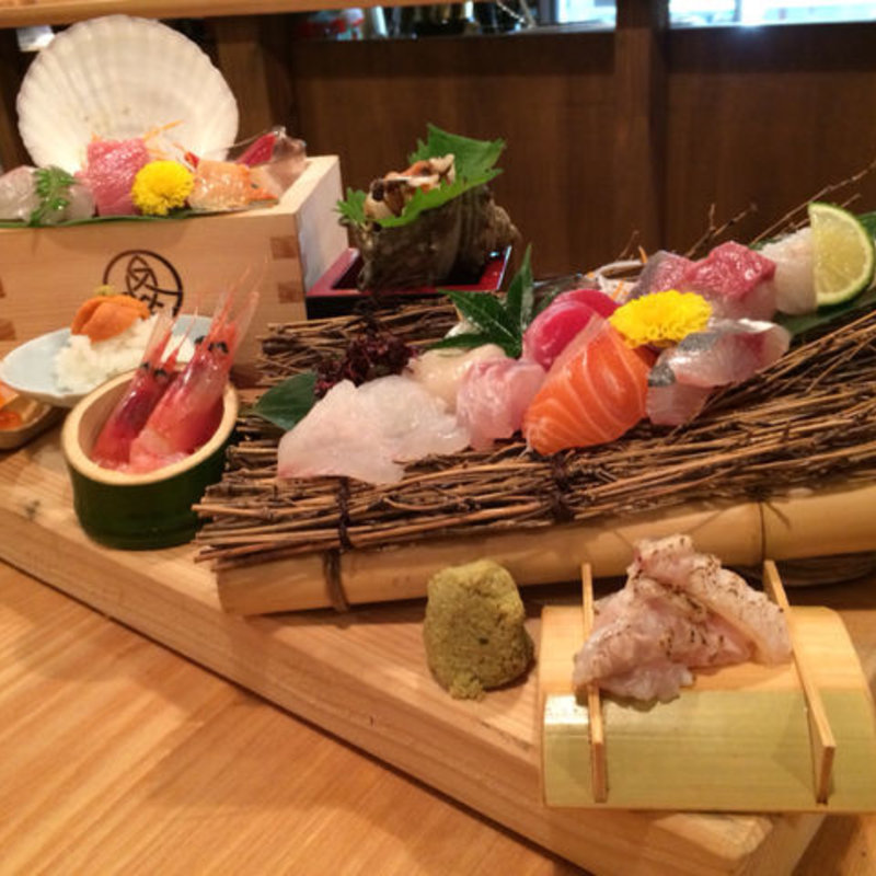 刺身盛り合わせ「社長盛り」(魚丸)