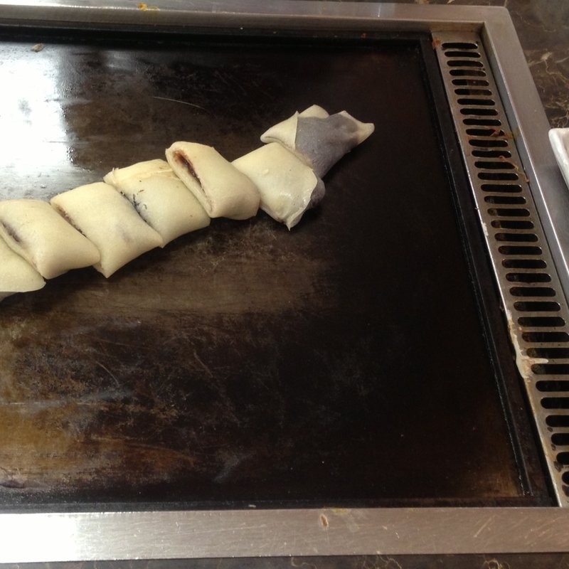 あんこ巻き(もんじゃ みっちゃき八百庄)