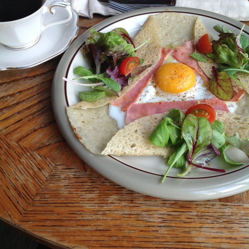 ガレットコンプレットとコーヒーのセット(ファビュラス)